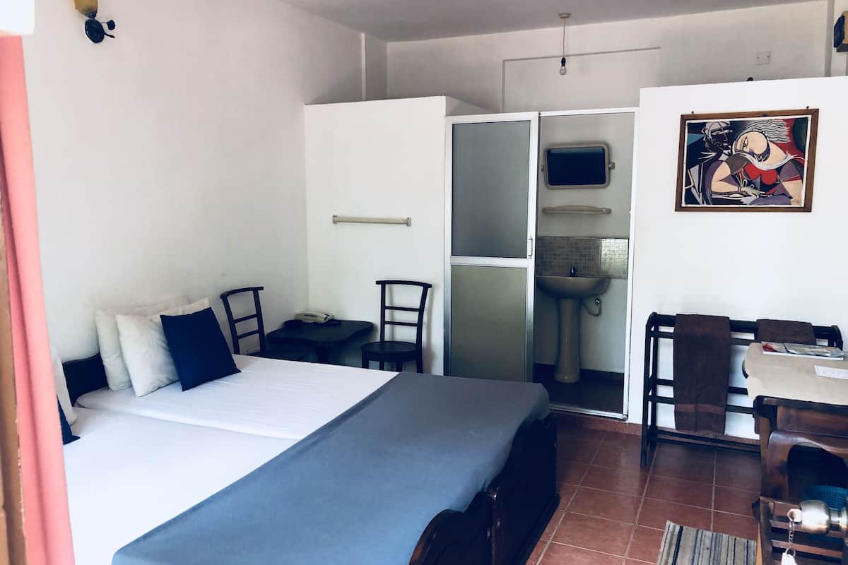 economy rooms (2)
